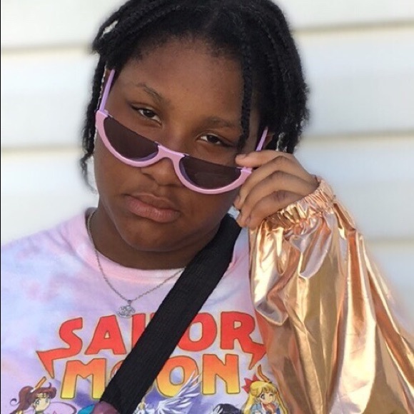 Pink and Black Shades - Picture 2 of 2